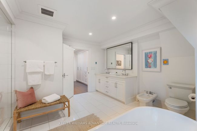 37 Farnham Ave, House other with 5 bedrooms, 5 bathrooms and 1 parking in Toronto ON | Image 24