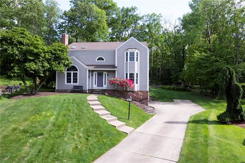 407 Highland Ct, Wexford, PA, 15090-7587 | Card Image