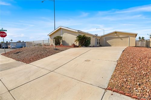 1745 Lynn Dr, Bullhead City, AZ, 86442-6322 | Card Image