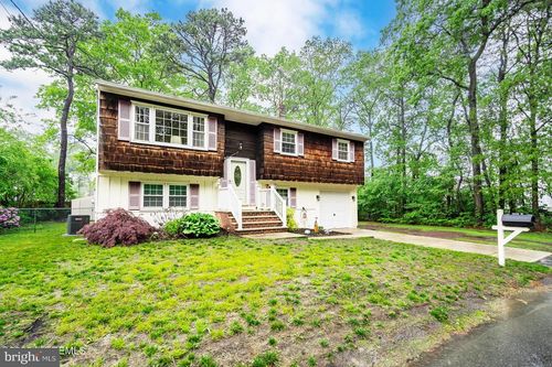 1112 Berkeley Ave, BEACHWOOD, NJ, 08722-4401 | Card Image