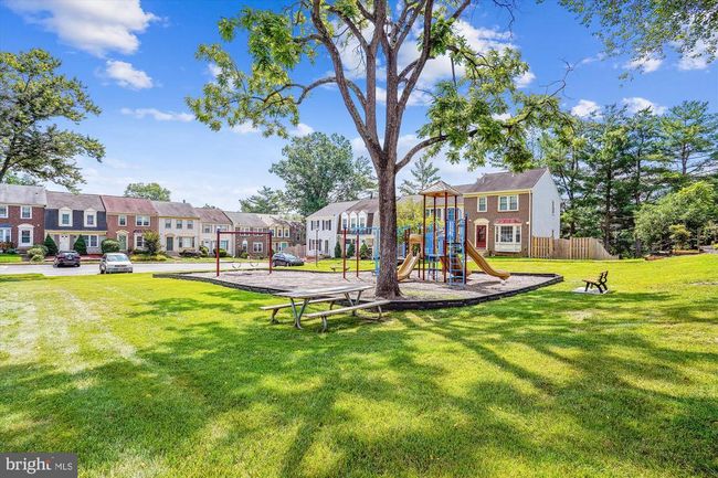 5521 Lakewhite Ct, Townhouse with 3 bedrooms, 4 bathrooms and null parking in FAIRFAX VA | Image 40