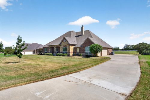 225 Diamond Rose Dr, Burleson, TX, 76028-0818 | Card Image