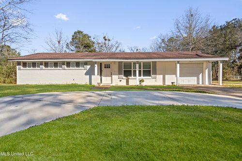 3504 Beachview Dr, Ocean Springs, MS, 39564-9582 | Card Image