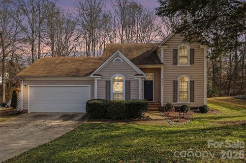 8414 Woodford Bridge Dr, Charlotte, NC, 28216-9679 | Card Image