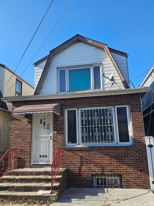 7 Casper Ct, Jersey City, NJ, 07305-1418 | Card Image