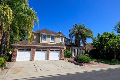 2708 Lake Front Ct, Modesto, CA, 95355-2262 | Card Image