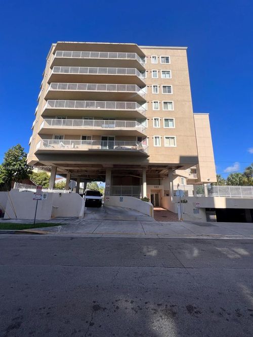 508-102 Sw 6th Ave, Miami, FL, 33130-1390 | Card Image