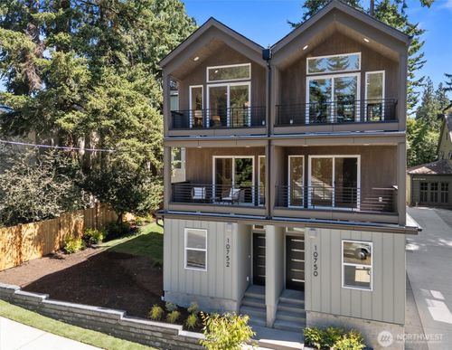 10750 Interlake Ave N, Seattle, WA, 98133-8908 | Card Image