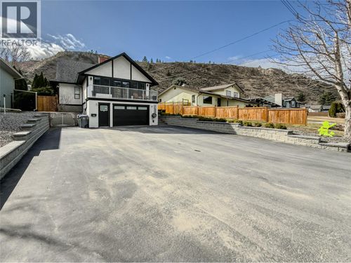 2485 Valleyview Dr, Kamloops, BC, V2C4E2 | Card Image