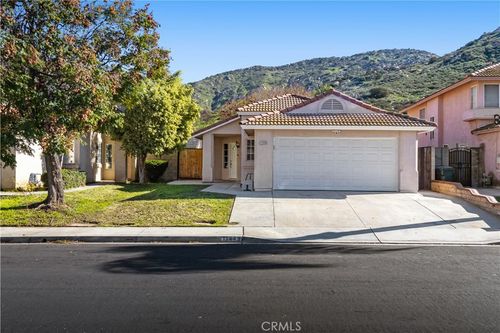 11443 Citrus Glen Ln, Fontana, CA, 92337-1040 | Card Image