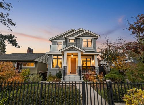 2699 E 7th Ave, Vancouver, BC, V5M1T6 | Card Image