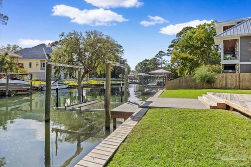 4593 Soundside Dr, Gulf Breeze, FL, 32563-9249 | Card Image