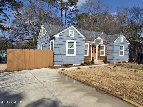 420 Downing St, Jackson, MS, 39216-3007 | Card Image