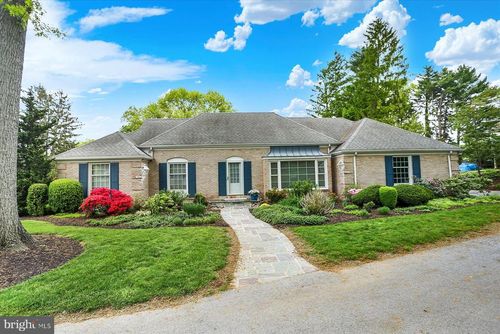 23 W West Lawn Circle, Wormleysburg, PA, 17043 | Card Image