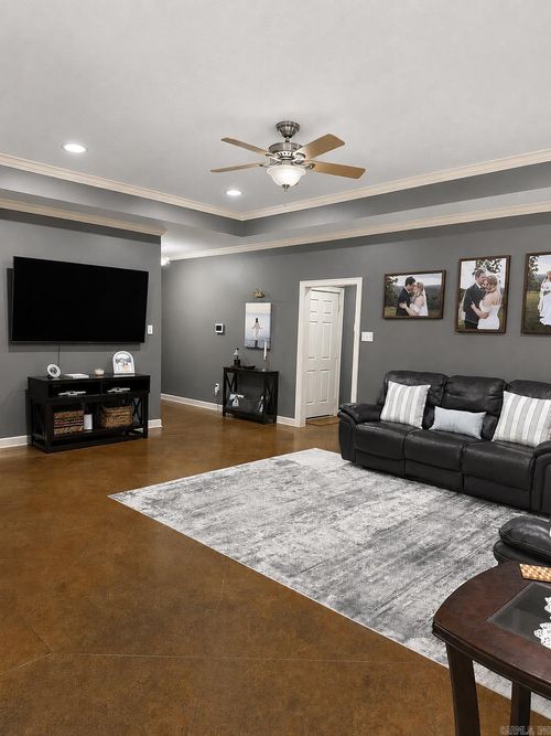 4 Wallace Way, Vilonia, AR, 72173-9243 | Card Image