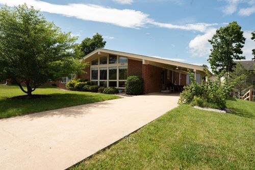 1921 N Talbott Pl, WAYNESBORO, VA, 22980-2225 | Card Image
