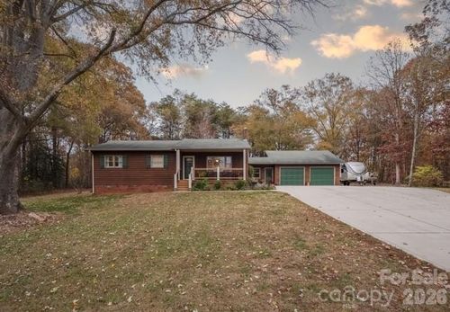 2174 Lynmore Dr, Sherrills Ford, NC, 28673-9740 | Card Image