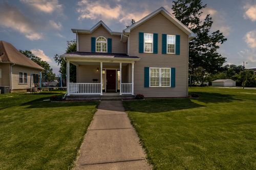109 E Morrell St, Streator, IL, 61364-2011 | Card Image