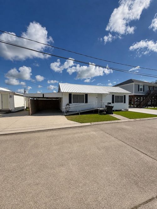 8165 Gum St, Houma, LA, 70364-3441 | Card Image