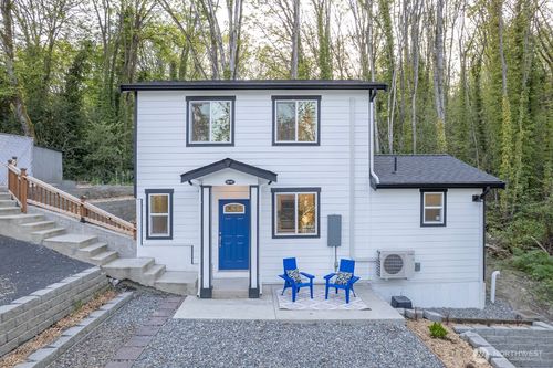 3265 31st Ave Sw, Seattle, WA, 98126-2306 | Card Image