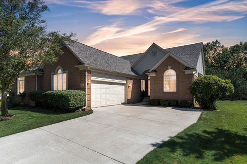 49454 N Glacier, Northville, MI, 48168-6607 | Card Image