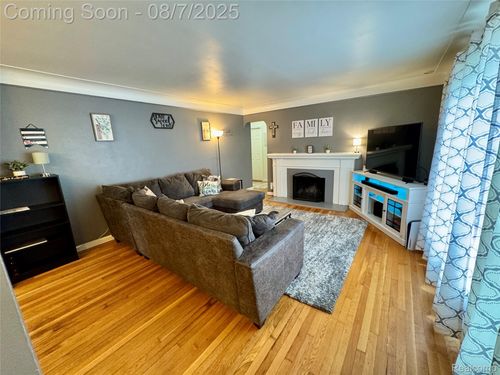 14558 Harrison Ave, Allen Park, MI, 48101-1803 | Card Image