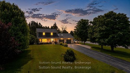 35 Pine Tree Dr, Hepworth, ON, N0H1P0 | Card Image