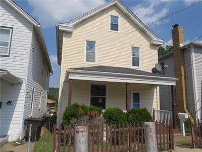 830 Crest Ave, House other with 3 bedrooms, 1 bathrooms and null parking in Charleroi Boro PA | Image 1