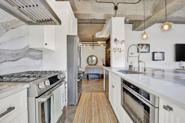 UNIT-337 - 1033 W 14 Th Pl, Condo with 3 bedrooms, 2 bathrooms and 1 parking in Chicago IL | Image 9