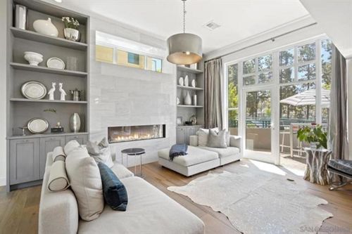 160 W Island Ave, San Diego, CA, 92101-6704 | Card Image