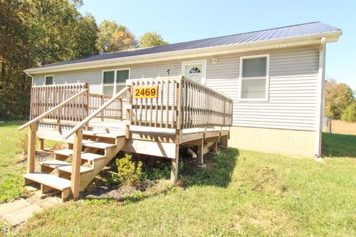 2469 Country Manor St, North Vernon, IN, 47265-8947 | Card Image