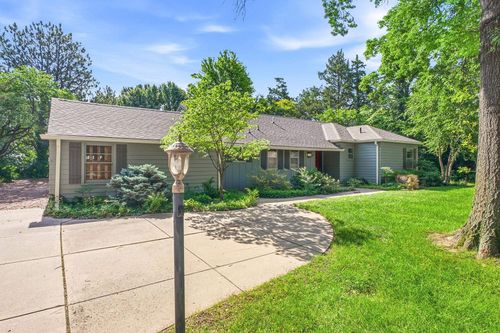 64 S Stratford Rd., Eastborough, KS, 67207-1019 | Card Image