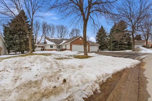 706 24th St Se, Willmar, MN, 56201-6118 | Card Image