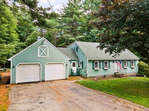 86 Mo Sett Ave, Goffstown, NH, 03045-2717 | Card Image