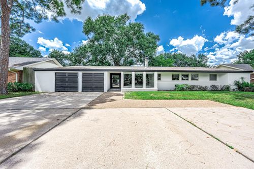 7702 Richmond Ave, Houston, TX, 77063-6239 | Card Image