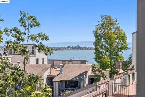 425-2101 Shoreline Dr, Alameda, CA, 94501-6247 | Card Image