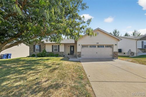 118 Prairie Bluffs Dr, Foristell, MO, 63348-1198 | Card Image