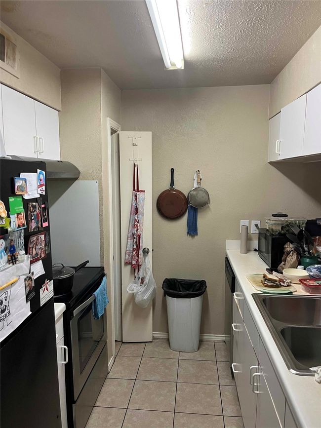 2300 Kitchen | Image 25