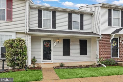 853 Oak Leaf Ct, WARRENTON, VA, 20186 | Card Image