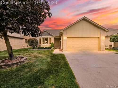 43461 Pointe Dr, Clinton Township, MI, 48038-4834 | Card Image