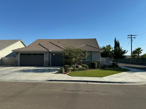 2005 Mount Stewart Ave, Tulare, CA, 93274-8594 | Card Image