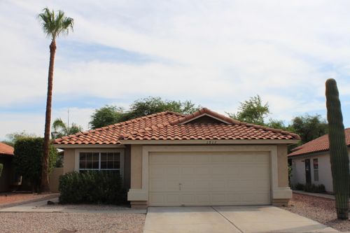 1017 W Redondo Dr, Gilbert, AZ, 85233-7543 | Card Image