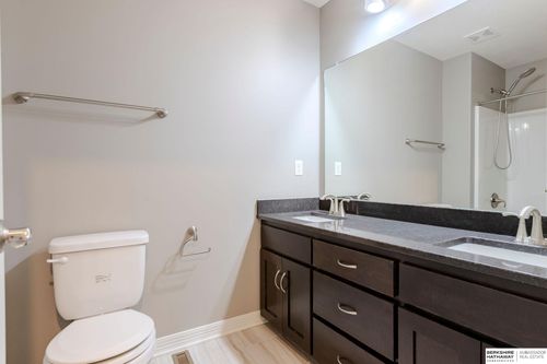 4504 S 198th St, Omaha, NE, 68135-3670 | Card Image
