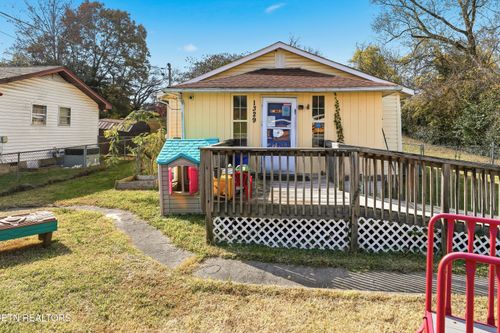 1329 Border St, Knoxville, TN, 37914 | Card Image