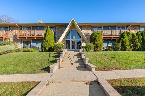 apt-107-300 Opatrny Dr, Fox River Grove, IL, 60021-1169 | Card Image