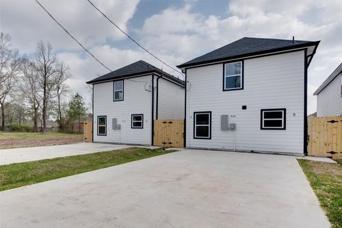b-8128 Sterlingshire St, Houston, TX, 77078-2739 | Card Image