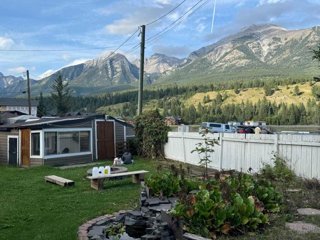 1306 1 Ave, House other with 4 bedrooms, 2 bathrooms and 4 parking in Canmore AB | Image 43