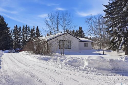 408 1 St S, Waldheim, SK, S0K2H0 | Card Image