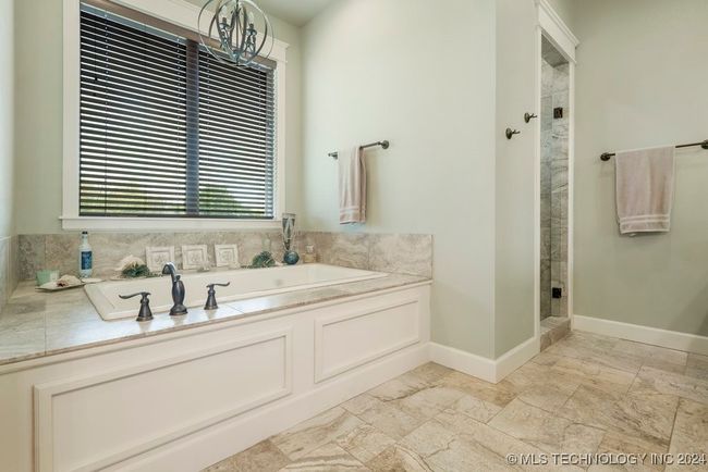 8320 E 80 Th St N, House other with 4 bedrooms, 6 bathrooms and null parking in Owasso OK | Image 27