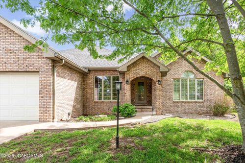 2901 Sunny Brook Dr, Jefferson City, MO, 65109-9334 | Card Image